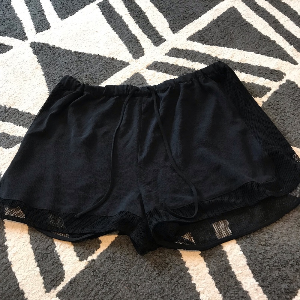 🍁Black silky shorts with hem detail sz S